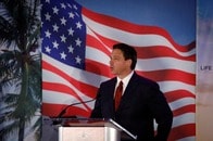 米フロリダ州知事デサンティス、24日出馬表明へ　大統領選・共和候補指名争い始まる