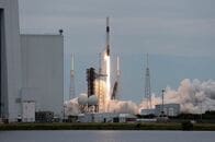 スペースＸ、ＩＳＳへ宇宙船打ち上げ　米ロなど宇宙飛行士4人搭乗