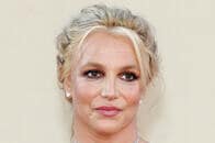 「ママそっくり…」ブリトニー・スピアーズ次男の表紙デビューにネット騒然　「コネ採用」と批判も