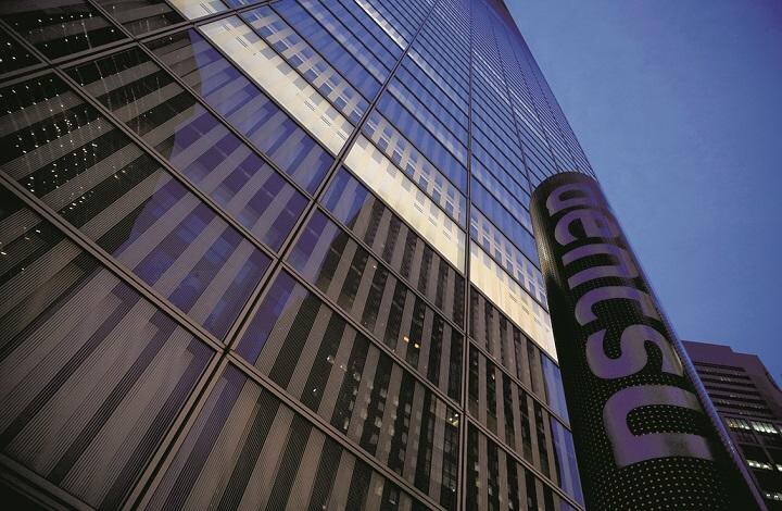 業務の大部分はサービスデザイン推進協議会から電通に「再委託」されていた　KIM KYUNG HOONーREUTERS