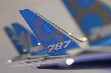 　４月３０日、米連邦航空局は、ボーイング７８７型機を運航する航空会社に対し電力系統のスイッチを定期的に切るよう指示すると明らかにした。シンガポールで昨年２月撮影（２０１４年　ロイター/EDGAR SU）