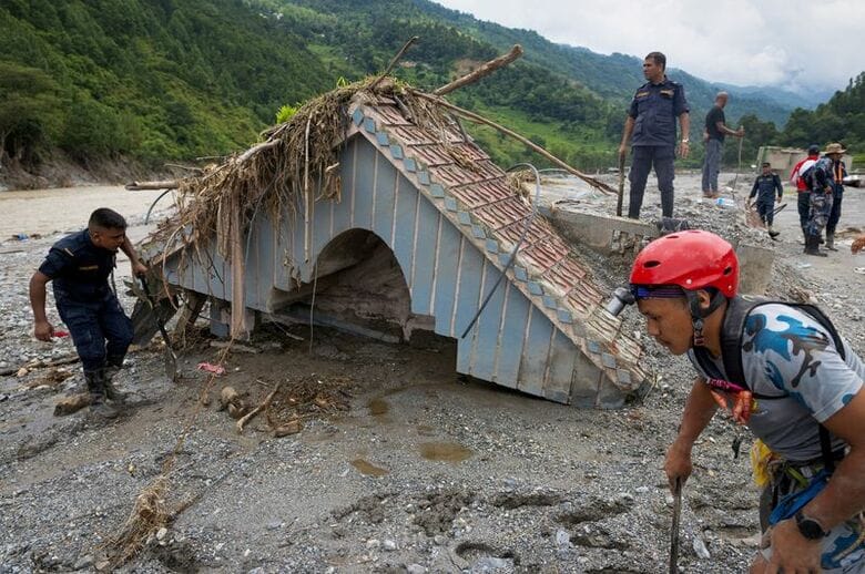 ネパールと中国の国境地帯で発生した大規模な土石流から助け出された、高齢女性のチャンディカ・クマリ・シュレスタさんの家。9月6日撮影。REUTERS/Adnan Abidi