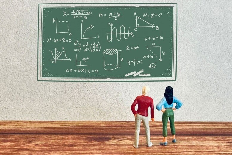 博士課程修了生は学部卒業生よりも、非正規就職や進学でも就職でもない人の割合が多い　photoAC