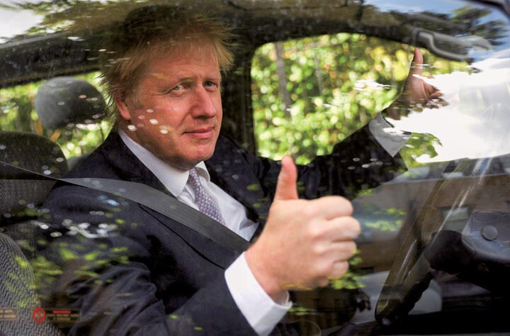 ジョンソンは人気はあるが、権力目当ての日和見主義者ともいわれる　HANNAH MCKAYーREUTERS
