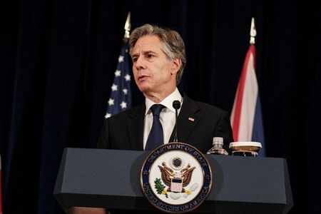 ブリンケン米国務長官（写真）は１４日、ヨルダン、サウジアラビア、トルコ、エジプトの外相と、イランによるイスラエル攻撃について個別に電話で会談した。４月９日、ワシントンで撮影（２０２４年　ロイター/Michael A. McCoy）