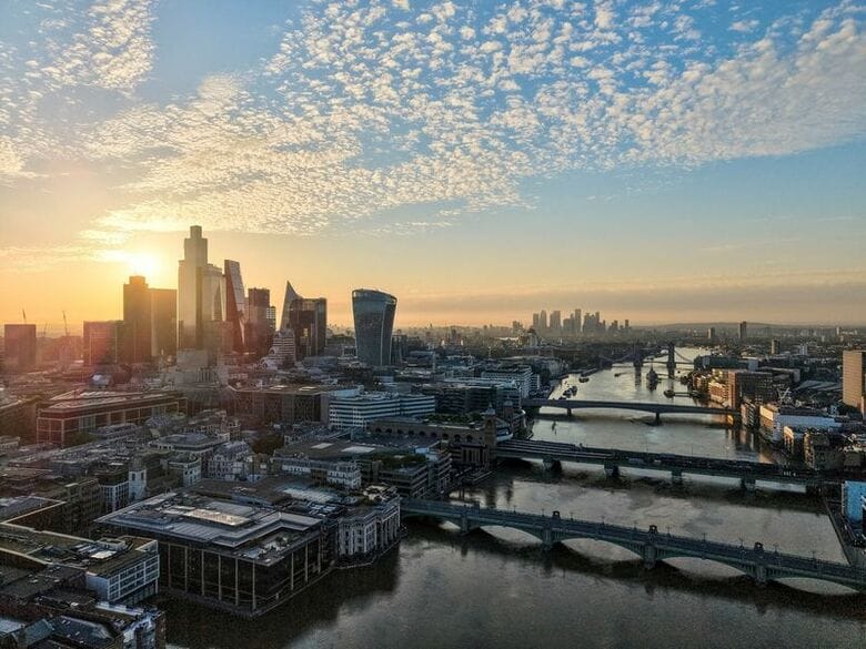 ロンドン中心部を6月ドローンで撮影　REUTERS/Yann Tessier