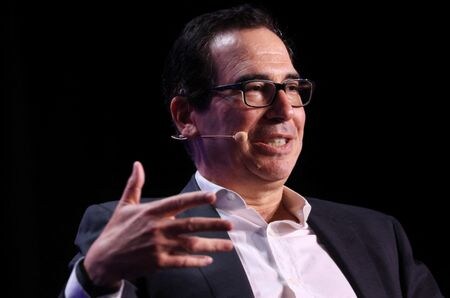 　３月５日、第１次トランプ米政権で財務長官を務めたスティーブン・ムニューシン氏は、米国への輸入品に関税を課すことが貿易収支を均衡化するために必要だと指摘した。カリフォルニア州ビバリーヒルズで２０２４年５月撮影（２０２５年　ロイター/David Swanson）