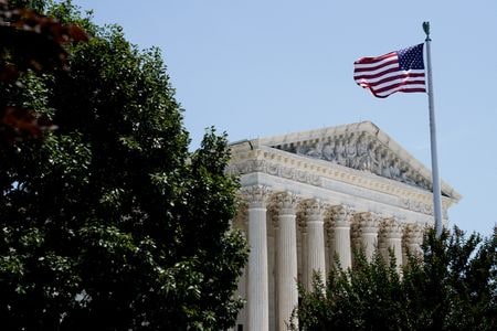 米連邦最高裁は３０日、発電所の温室効果ガス排出量削減を巡り、連邦政府が包括的な規制を設定する権限を制限する判断を下した。２６日撮影（２０２２年　ロイター/Elizabeth Frantz）