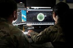 米の宇宙兵器配備公表は「画期的」と当局者、中ロとの軍拡競争で