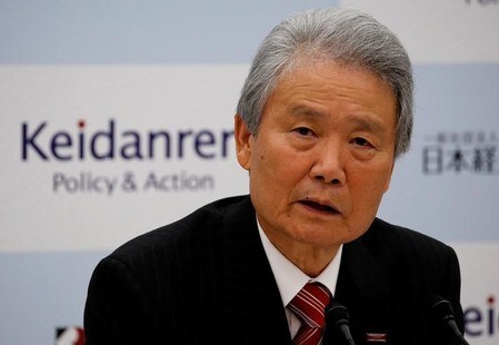 　１０月２６日、榊原定征経団連会長は経済財政諮問会議で、「賃上げのモメンタム（勢い）は継続しなければならない。賃上げが『社会的要請』であることを踏まえ、より積極的に呼びかけたい」と述べた。写真は１月撮影（２０１７年　ロイター/Toru Hanai）