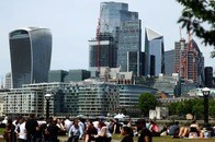 欧米の金融機関、進まぬ出社再開　オフィスワークの魅力向上にあの手この手