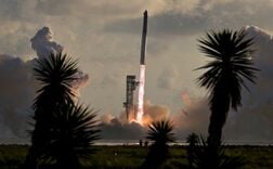 スペースＸの「スターシップ」、初の軌道到達　衛星26基展開