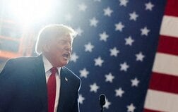 トランプ氏、イランが中間選挙前に原油高画策と主張　「偽攻撃などでっち上げ」