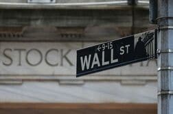 米投資適格債ファンド、週間流出額が71億ドルと過去最大