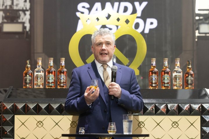 シーバスリーガル「Facets of Success」