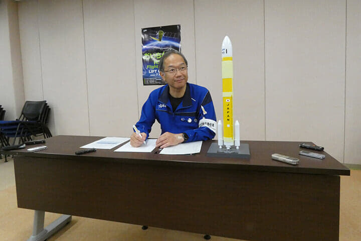 打ち上げ成功後、「ホッとしている」と語った有田氏