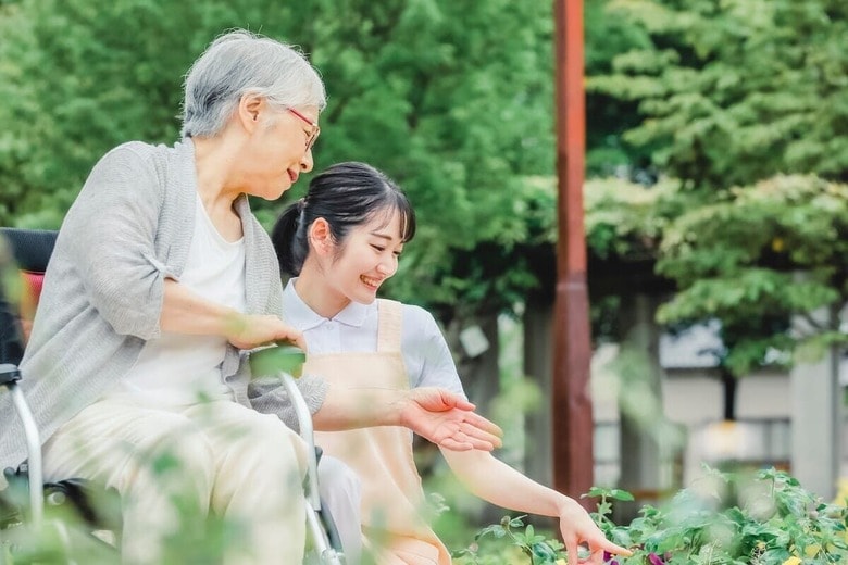 日本の医療・介護の課題は「維持」にある　buritora-Shutterstock