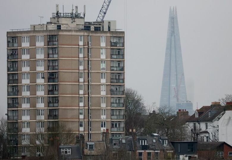 ロンドンの集合住宅。2025年1月撮影。 REUTERS/Hannah McKay