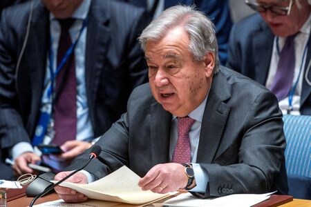 国連のグテレス事務総長（写真）は２４日、イスラエルに直接言及しなかったものの、パレスチナ地区ガザでの戦闘が始まって以降、自身に関する偽情報が拡散されていると非難した。４月撮影（２０２４年　ロイター/Eduardo Munoz）