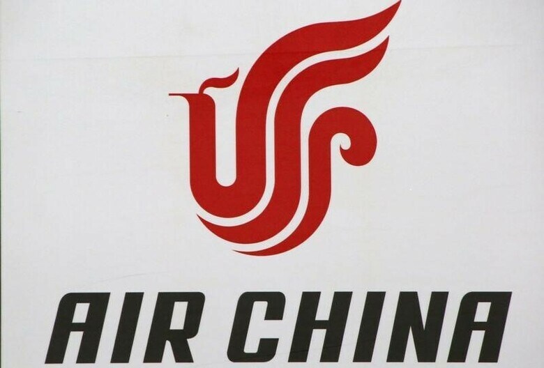 ９月８日、中国は、中国国際航空（エア・チャイナ）が人種差別的な表現が掲載された機内誌を回収したことを受け、あらゆる種類の人種差別に反対すると表明した。写真はエア・チャイナのロゴ。北京で３月撮影（２０１６年　ロイター／Kim Kyung-Hoon）