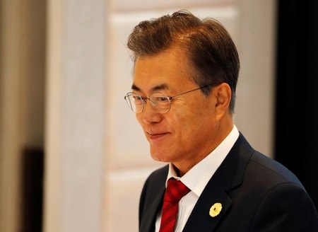 　１１月１１日、中国の新華社によると、同国の習近平国家主席は韓国の文在寅大統領に対し、北朝鮮との対話を再開するよう促した。写真はアジア太平洋経済協力会議（ＡＰＥＣ）に出席する文在寅大統領（２０１７年　ロイター/Jorge Silva）