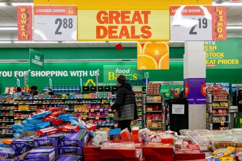 1月26日、カナダ・ミシサガの食料品店で撮影。 REUTERS/Carlos Osorio