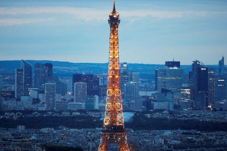 ５月２８日、フランス国立統計経済研究所（ＩＮＳＥＥ）が発表した第１・四半期の国内総生産（ＧＤＰ）確報値は、速報値と変わらずの０.１％増だった。仏パリで２０２０年７月撮影（２０２５年　ロイター/Charles Platiau）