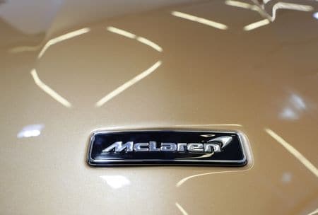 英高級スポーツカーメーカーのマクラーレンは２２日、インド市場への参入を発表した。同社ロゴ、２０１９年５月（２０２２年　ロイター／Eric Gaillard）