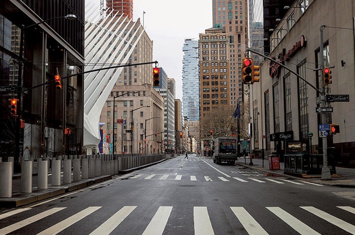 金曜日なのにひとけがないニューヨークの金融街（4月3日）　MIKE SEGAR-REUTERS