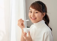 血糖値を下げ､腸内フローラを整え､老化を防ぐ健康食品｢ヨーグルト｣　唯一気をつけるべきこととは？