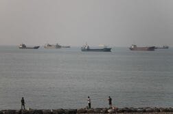 ホルムズ海峡通航、21日は前日比2割に　イランが再封鎖表明