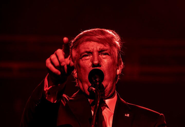 トランプと共和党が生み出した狂気による民主政治の破壊はまだ続く　PHOTO ILLUSTRATION BY NEWSWEEK; JOE SOHM-VISIONS OF AMERICA-UNIVERSAL IMAGES GROUP/GETTY IMAGES