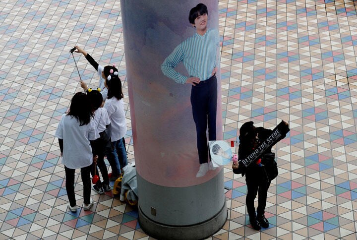 ティーン世代を中心に日本でも大人気のBTS（2018年11月13日、東京ドームにて）　Kim Kyung Hoon-REUTERS