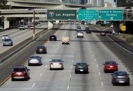 　８月１８日、米カリフォルニア州下院議員が、２０２５年までに同州で販売する車の１５％をＺＥＶ（ゼロ・エミッション・ビークル）にするように義務づける法案を撤回すると発表した。写真はカリフォルニア州サンディエゴで撮影（２０１６年　ロイター/Mike Blake）