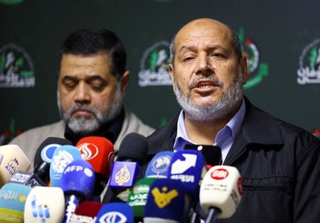 イスラム組織ハマス指導者のハリル・ハイヤ氏は３月２９日のテレビ演説で、パレスチナ自治区ガザにおけるイスラエルとの戦闘を巡り、仲介国のエジプトとカタールが２日前に提示した停戦案の受け入れに同意したと明らかにした。２０２３年１１月、ベイルートで撮影（２０２５年　ロイター/Esa Alexander）