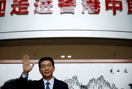 　８月８日、香港における中国の出先機関「香港連絡弁公室」は、米政府が香港当局者を制裁対象としたことについて、「こっけいな行動」であり中国国民が恐れを抱くことはないと反論した。同弁公室の駱恵寧主任（写真）も制裁の対象。１月６日、香港で撮影（２０２０年　ロイター/Navesh Chitrakar）