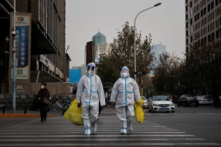 　米ホワイトハウスは１２月１４日、新型コロナウイルス感染が急拡大する中国から要請があれば、支援する用意があると表明した。現段階で要請はないという。北京で９日撮影（２０２２年　ロイター/Thomas Peter）