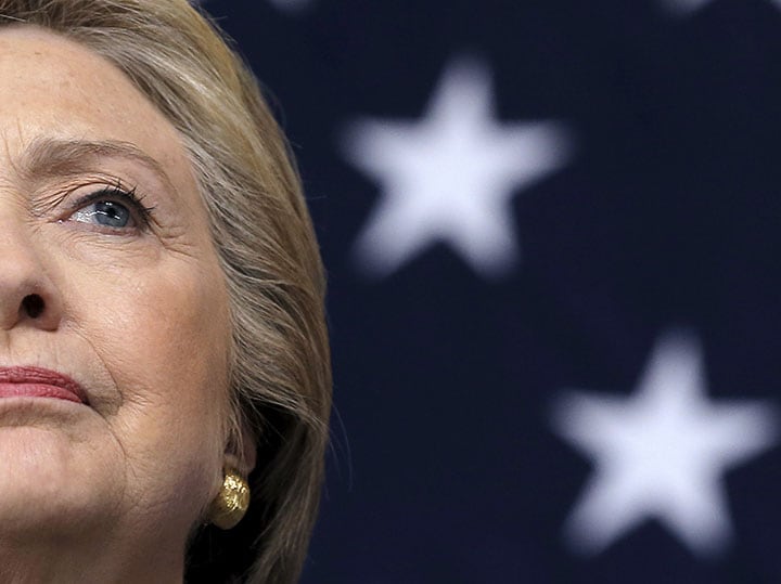 ヒラリーに関しては夫のビルが絡んだゴシップ報道がタブロイド紙を賑わせ始めた　Jim Young-REUTERS