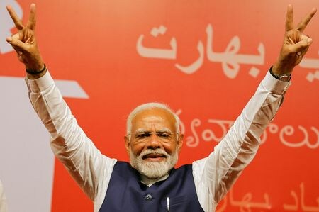 インド総選挙の出口調査では、社会的、経済的に下位とされる層の不満を正しく把握できず、与党への支持を過大評価していた可能性があることが分かった。写真はインドのモディ首相。４日撮影（２０２４年　ロイター/Adnan Abidi）