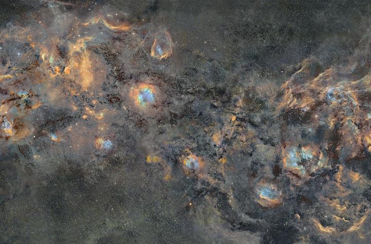 12年間かけて撮影された234枚の写真をつなぎ合わせた圧倒的な天の川（一部）　PHOTO:（C) J-P METSAVAINIO