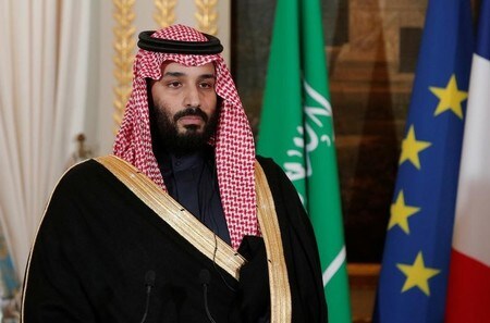 　６月３日、サウジアラビアのムハンマド・ビン・サルマン皇太子（写真）と英国のメイ首相は２日に電話会談し、原油市場安定の重要性について協議した。写真はパリで４月撮影（２０１８年　ロイター／Reuters）