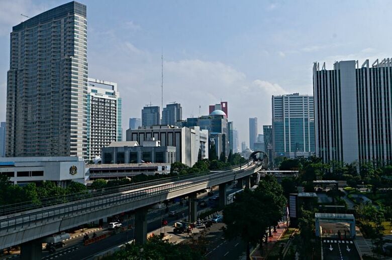 2021年8月5日、インドネシアの首都ジャカルタの街並み。 REUTERS/Ajeng Dinar Ulfiana