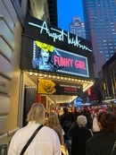 ブロードウェイFunny Girlに出演中の岩井麻純に聞いてみた〜ステージでアドリブは?