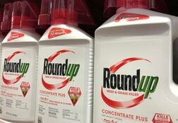 独バイエル、モンサント分離を否定　除草剤訴訟の脅威続く