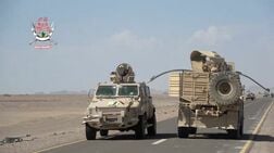 イエメン暫定政府軍、装甲車でフーシ派をひき殺す動画投稿