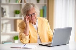 脳の老化を早めるのは「不安定な雇用」？　米研究で判明した、仕事と認知症リスクの「意外な関係」