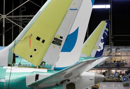 　１月２３日、米航空機大手ボーイングは駐機中の同社製小型旅客機「７３７ＭＡＸ９」の点検で部品の緩みが複数見つかったことから、先週サプライヤーに対してボルトの適切な締め付けの確認を行うよう指示する通達を出した。写真は同型機。２０１７年２月、ワシントン州レントンにあるボーイングの組立工場で撮影（２０２４年　ロイター/Jason Redmond）