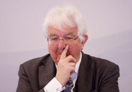 ＥＣＢ政策当局者のうち、ホルツマン・オーストリア中銀総裁（写真）を除く全員が４日の理事会で利上げ幅縮小に同意したことが、関係者４人の話で分かった。３月２３日、ウィーンで撮影（２０２３年　ロイター/Leonhard Foeger）