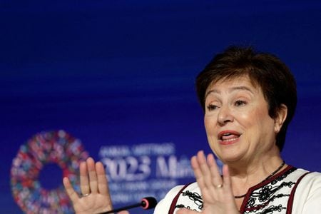 １１月２３日、  国際通貨基金（ＩＭＦ）のゲオルギエワ専務理事（写真）は、イタリアの財政赤字と債務の水準について、より厳格な対応が必要だと指摘した。マラケシュで１０月撮影（２０２３年　ロイター/Susana Vera）