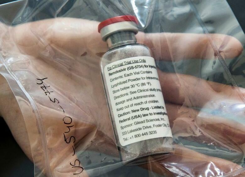 米保健福祉省は、新型コロナウイルス治療薬「レムデシビル」について、国内の病院が7月以降、供給量の3分の2しか購入していないことを確認した。写真はレムデシビルのアンプル。独ハンブルグで4月代表撮影(2020年　ロイター)